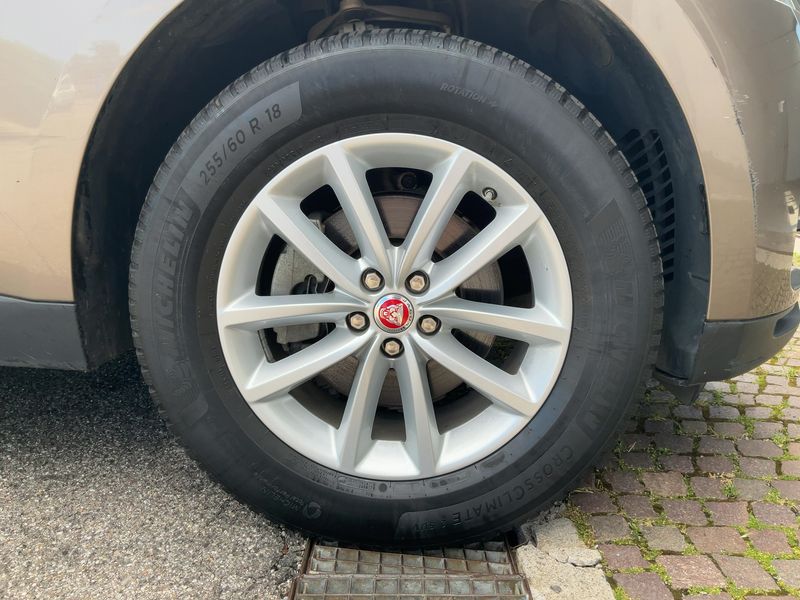 Jaguar F-Pace 20d Pure AWD 2017 – снимка 11