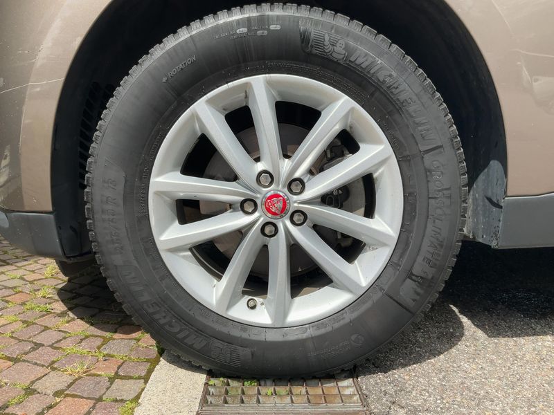 Jaguar F-Pace 20d Pure AWD 2017 – снимка 3