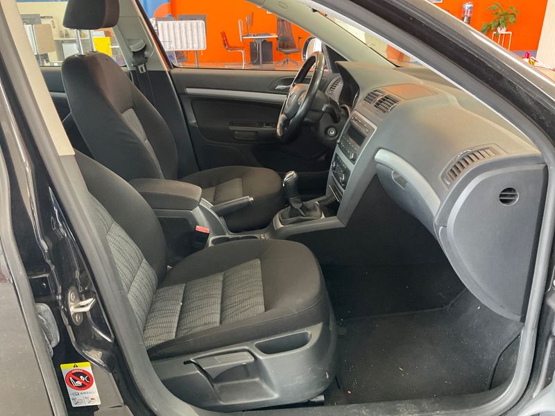 Skoda Octavia 1.6 TDI Twenty 2012 – снимка 3