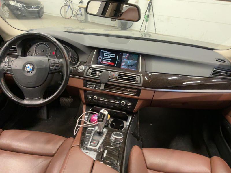 BMW 5er 520d xDrive Lounge 2015 – снимка 12