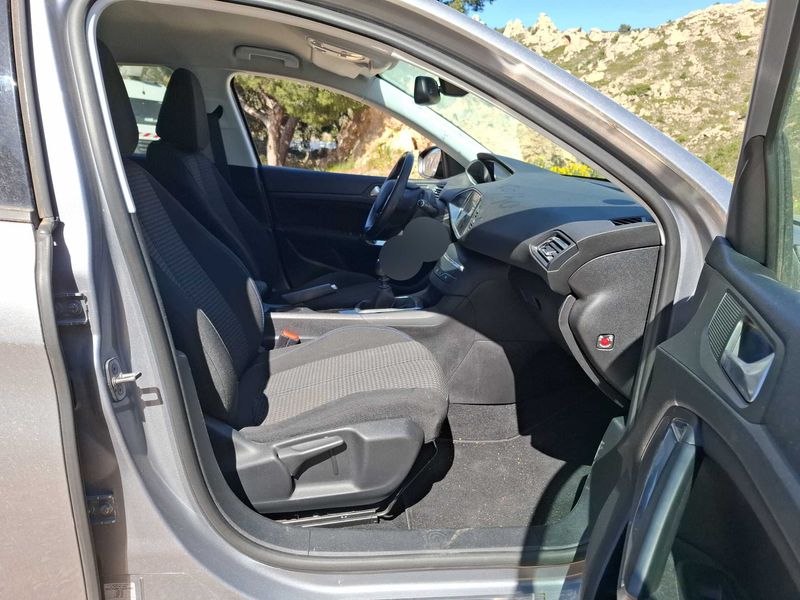 Peugeot 308 1.2 e-THP Style 2020 – снимка 10