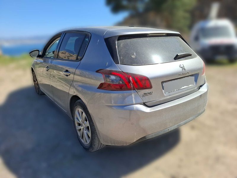 Peugeot 308 1.2 e-THP Style 2020 – снимка 3