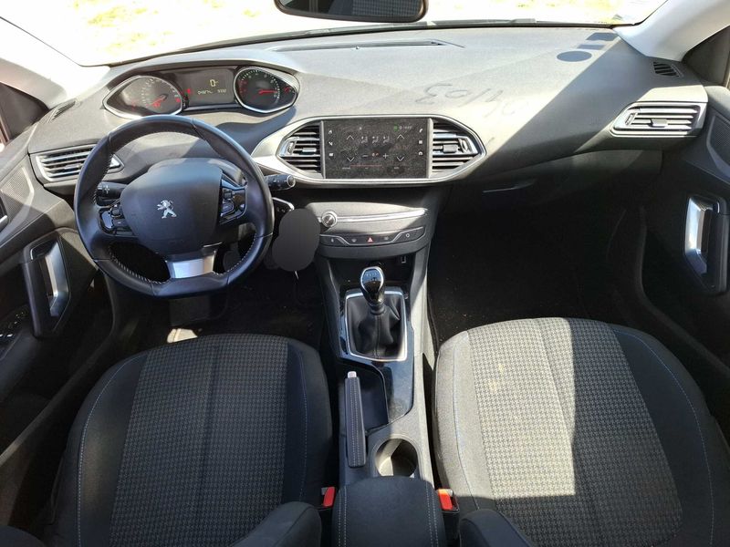 Peugeot 308 1.2 e-THP Style 2020 – снимка 11