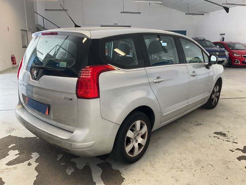 Peugeot 5008 1.6 HDi Business Pack 2010 – снимка 2