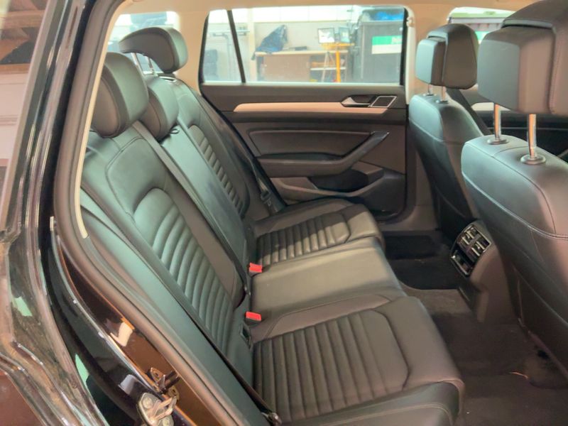 Volkswagen Passat 2.0 TDI Highline 4Motion BlueMotion Tech 2015 – снимка 19