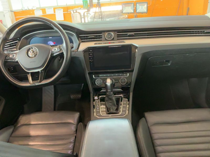 Volkswagen Passat 2.0 TDI Highline 4Motion BlueMotion Tech 2015 – снимка 17