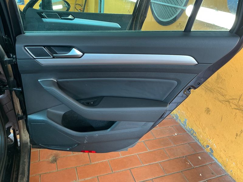 Volkswagen Passat 2.0 TDI Highline 4Motion BlueMotion Tech 2015 – снимка 34