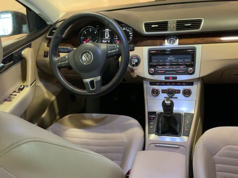 Volkswagen Passat 2.0 TDI Highline BlueMotion Tech 2014 – снимка 17