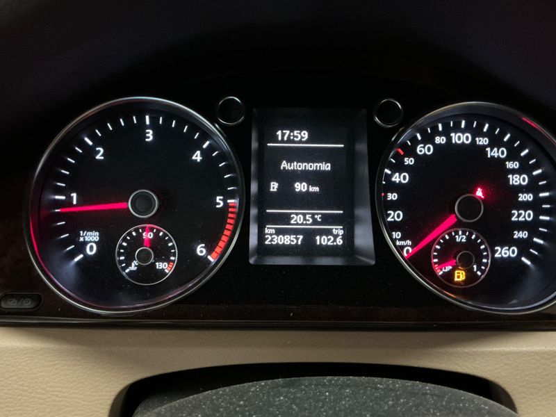 Volkswagen Passat 2.0 TDI Highline BlueMotion Tech 2014 – снимка 18