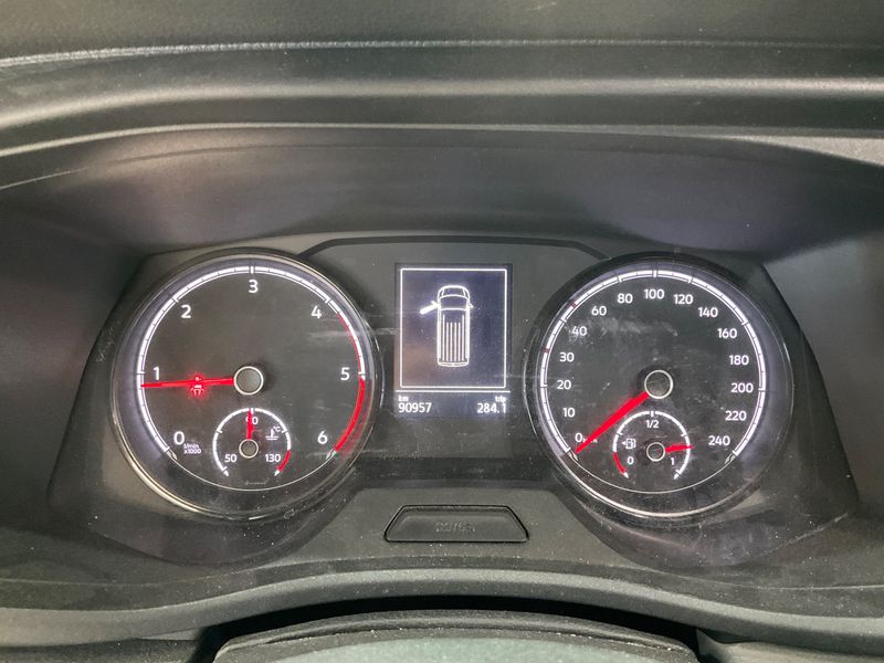 Volkswagen T6 Transporter 2.0 TDI Kasten FWD 2022 – снимка 18