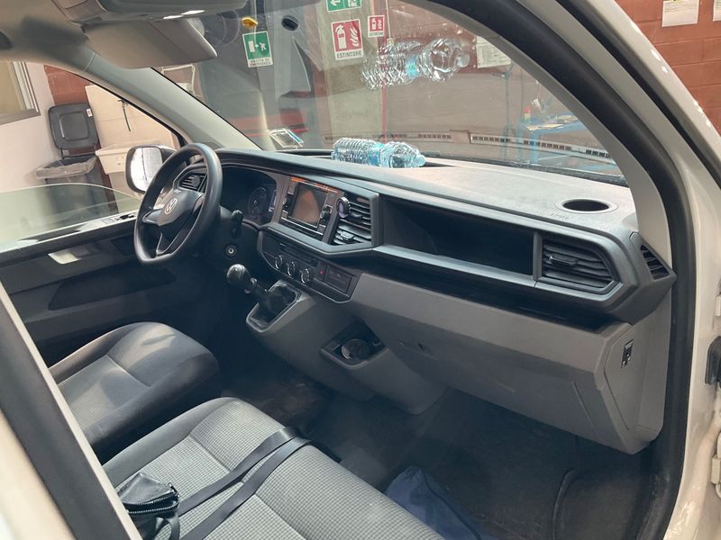 Volkswagen T6 Transporter 2.0 TDI Kasten FWD 2022 – снимка 17
