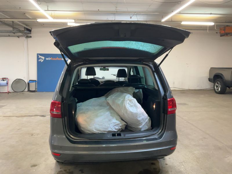 Volkswagen Sharan 2.0 TDI Highline BlueMotion Tech 2011 – снимка 16