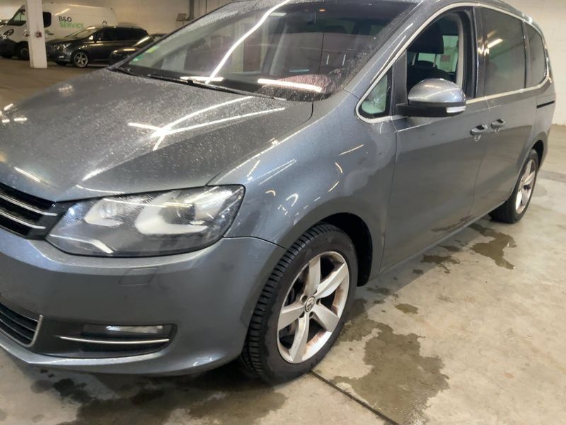 Volkswagen Sharan 2.0 TDI Highline BlueMotion Tech 2011 – снимка 2