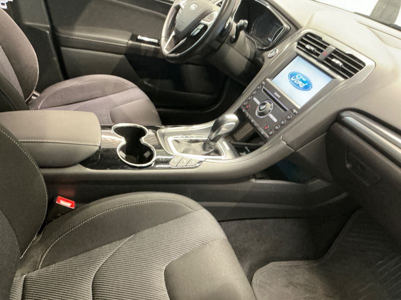 Ford Mondeo 2.0 TDCi Titanium AWD 2015 – снимка 24