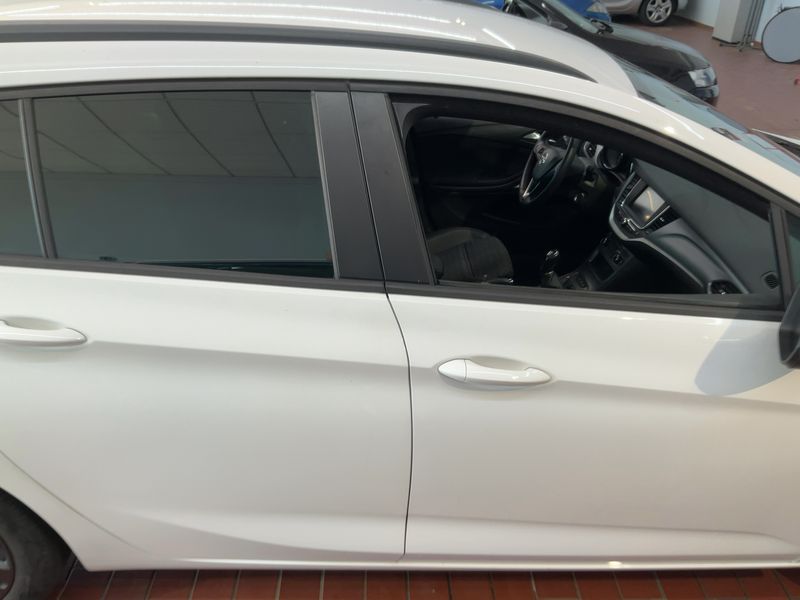 Opel Astra 1.5 CDTI 120 Jahre Start/Stop 2019 – снимка 10