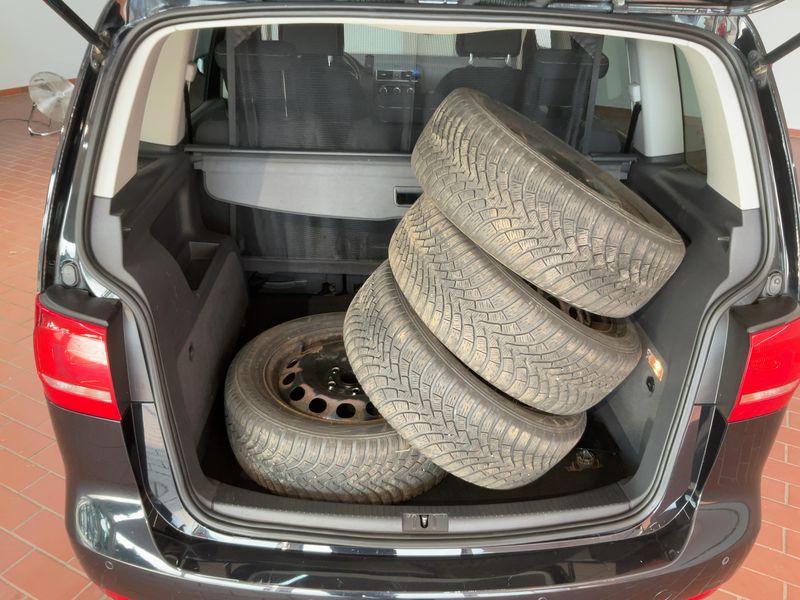 Volkswagen Touran 1.4 TSI Cup 2015 – снимка 16