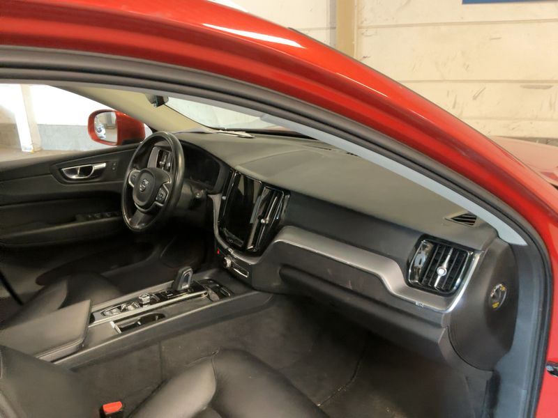 Volvo XC60 2.0 T6 Plug-in Hybrid Inscription Expression AWD 2021 – снимка 18