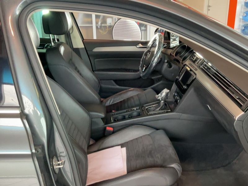 Volkswagen Passat 2.0 TDI Highline 4Motion BlueMotion Tech 2016 – снимка 17