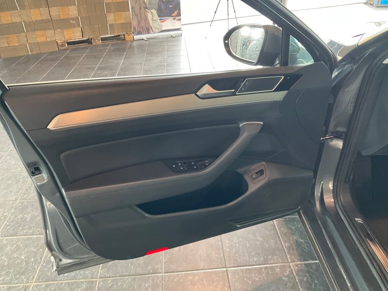 Volkswagen Passat 2.0 TDI Highline 4Motion BlueMotion Tech 2016 – снимка 35
