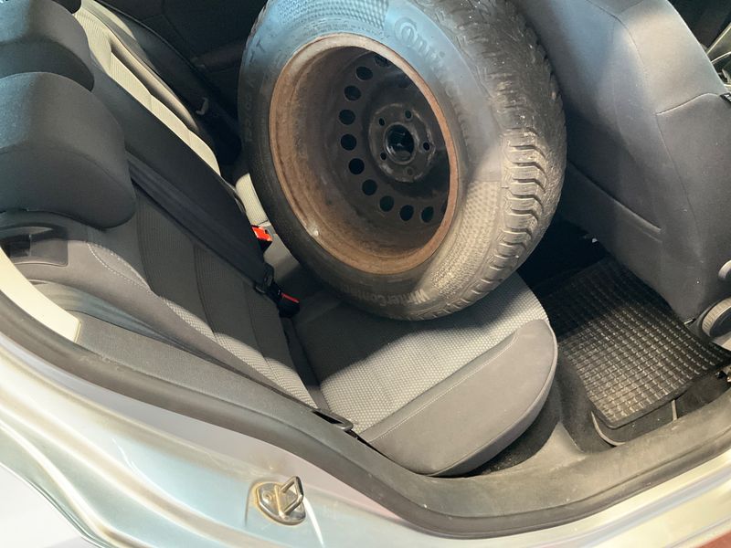 Volkswagen Golf VI 1.6 TDI Comfortline 2010 – снимка на щета 52