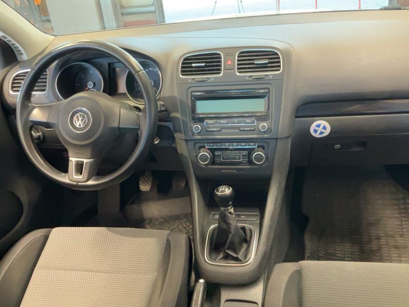 Volkswagen Golf VI 1.6 TDI Comfortline 2010 – снимка 18