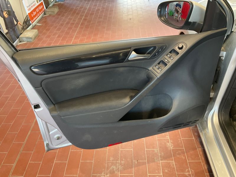Volkswagen Golf VI 1.6 TDI Comfortline 2010 – снимка на щета 51