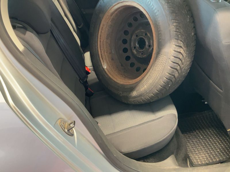 Volkswagen Golf VI 1.6 TDI Comfortline 2010 – снимка 20