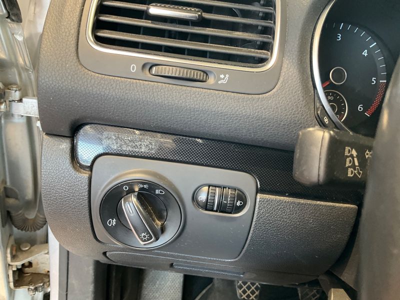 Volkswagen Golf VI 1.6 TDI Comfortline 2010 – снимка на щета 48