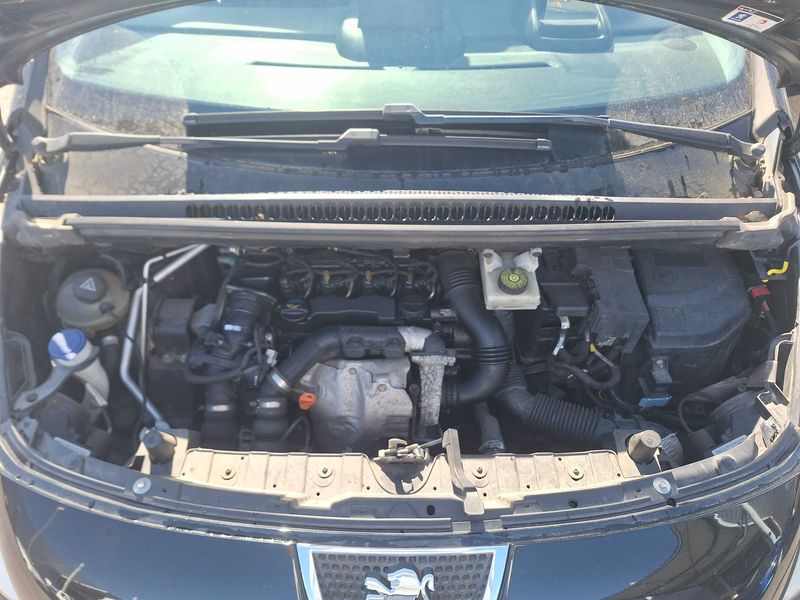 Peugeot 3008 1.6 HDi Premium Pack 2010 – снимка 8