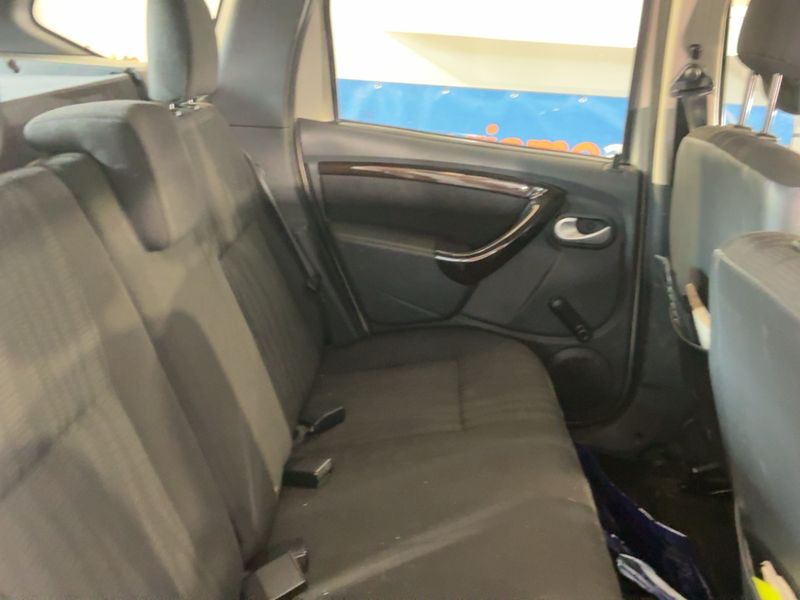 Dacia Duster 1.5 dCi Laureate 4x2 2011 – снимка 19