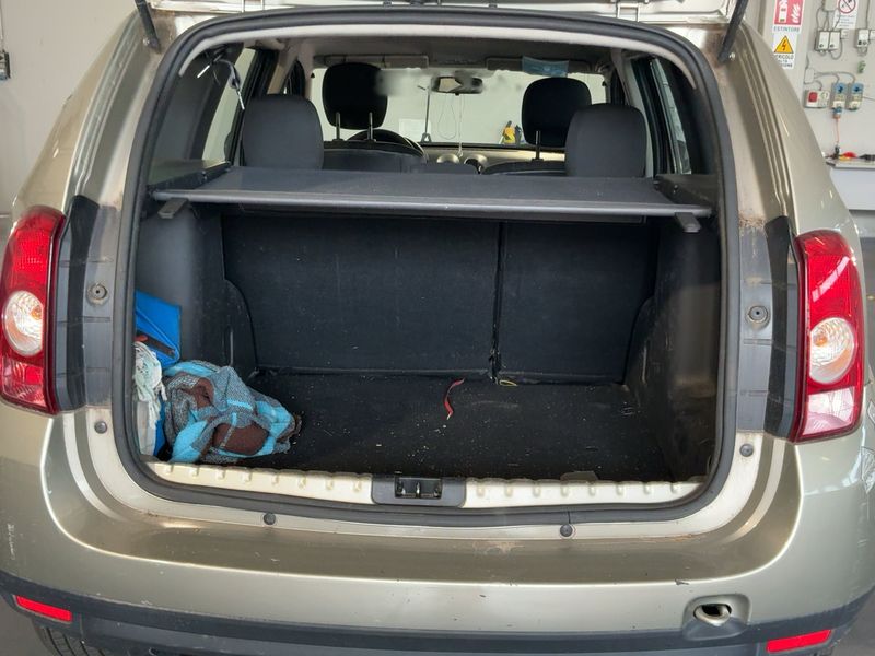 Dacia Duster 1.5 dCi Laureate 4x2 2011 – снимка 15