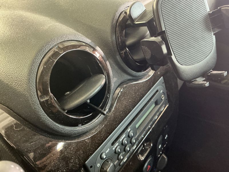 Dacia Duster 1.5 dCi Laureate 4x2 2011 – снимка 25