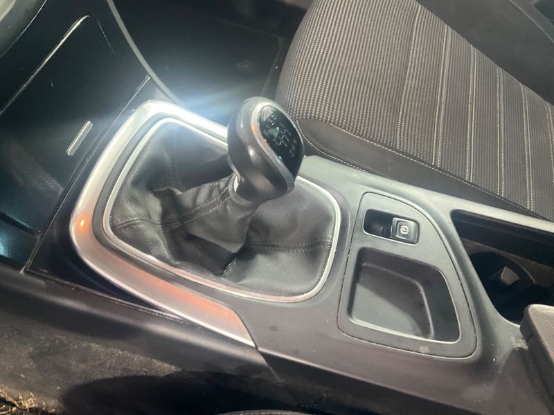Opel Insignia Sports Tourer 2.0 CDTI Sport 2016 – снимка 32