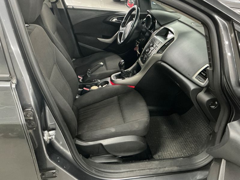 Opel Astra 1.7 CDTI Edition 2011 – снимка 3