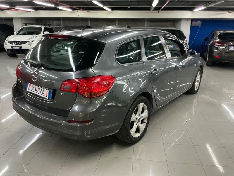 Opel Astra 1.7 CDTI Edition 2011 – снимка 2