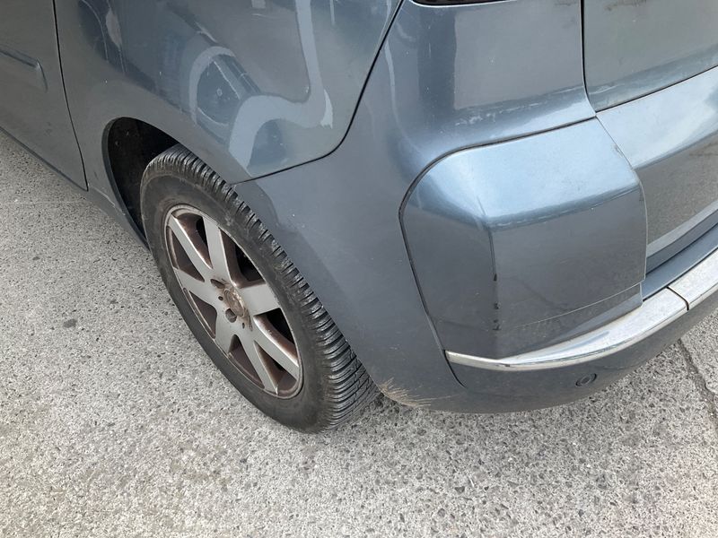 Citroen C4 Picasso 1.6 HDi Confort 2011 – снимка на щета 32