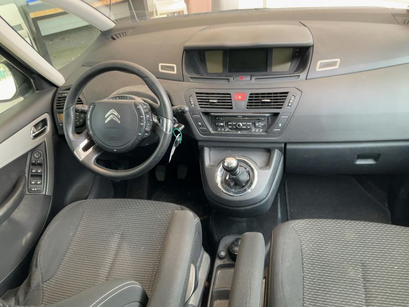 Citroen C4 Picasso 1.6 HDi Confort 2011 – снимка 17