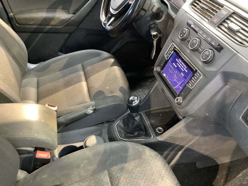 Volkswagen Caddy 2.0 TDI Trendline BlueMotion Tech 2017 – снимка на щета 39
