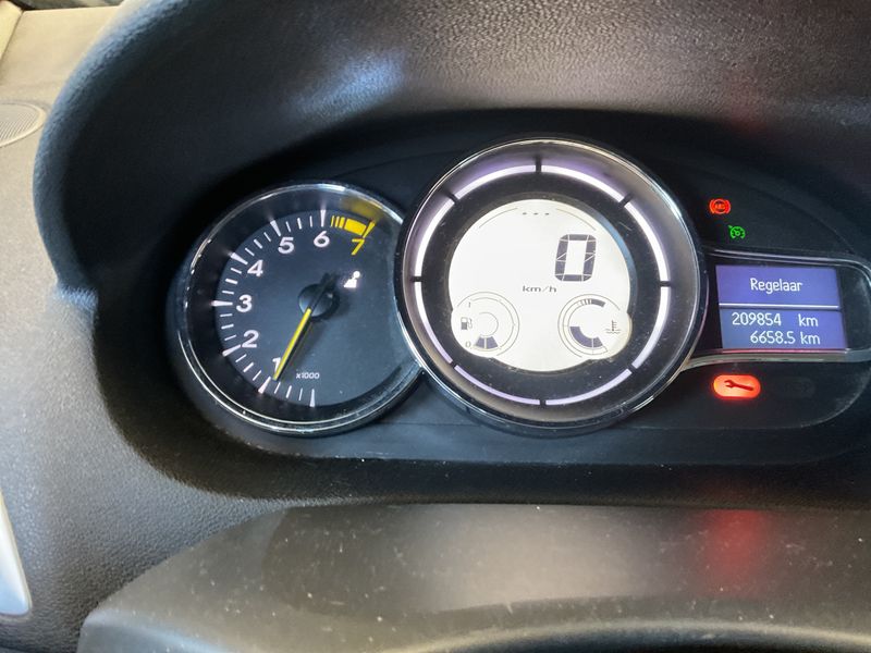 Renault Megane 1.4 TCe Dynamique 2009 – снимка 4