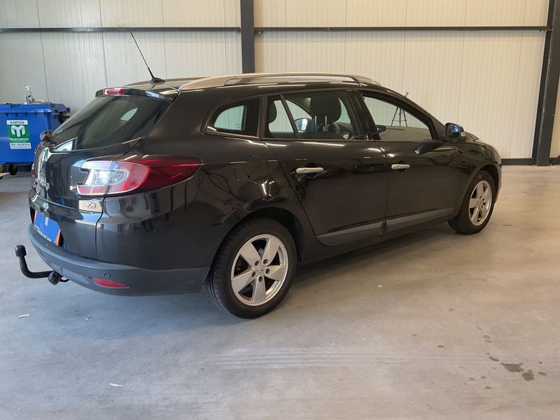 Renault Megane 1.4 TCe Dynamique 2009 – снимка 2