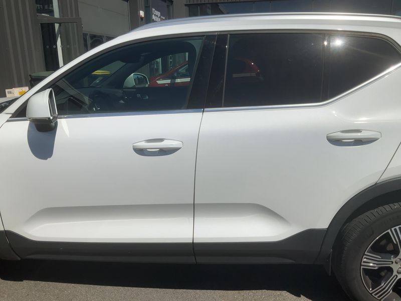 Volvo XC40 2.0 D4 Inscription Luxe AWD 2019 – снимка 4