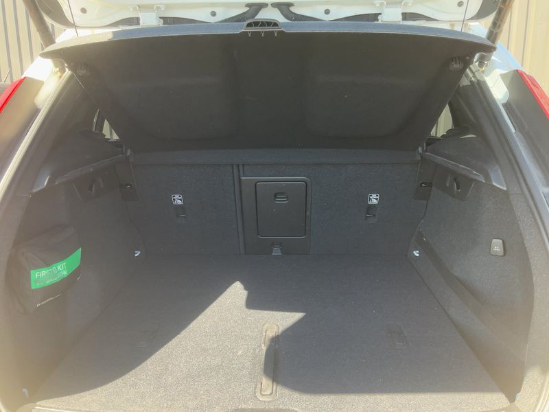 Volvo XC40 2.0 D4 Inscription Luxe AWD 2019 – снимка 15