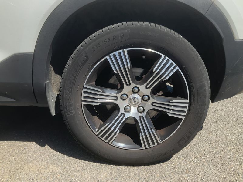 Volvo XC40 2.0 D4 Inscription Luxe AWD 2019 – снимка 5