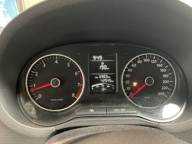 Volkswagen Polo 1.4 FSI Comfortline 2011 – снимка 18