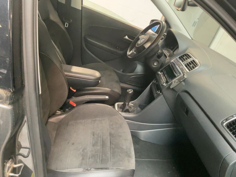 Volkswagen Polo 1.4 FSI Comfortline 2011 – снимка 16