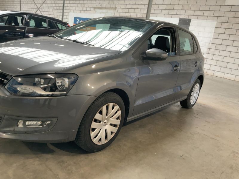 Volkswagen Polo 1.4 FSI Comfortline 2011 – снимка 2