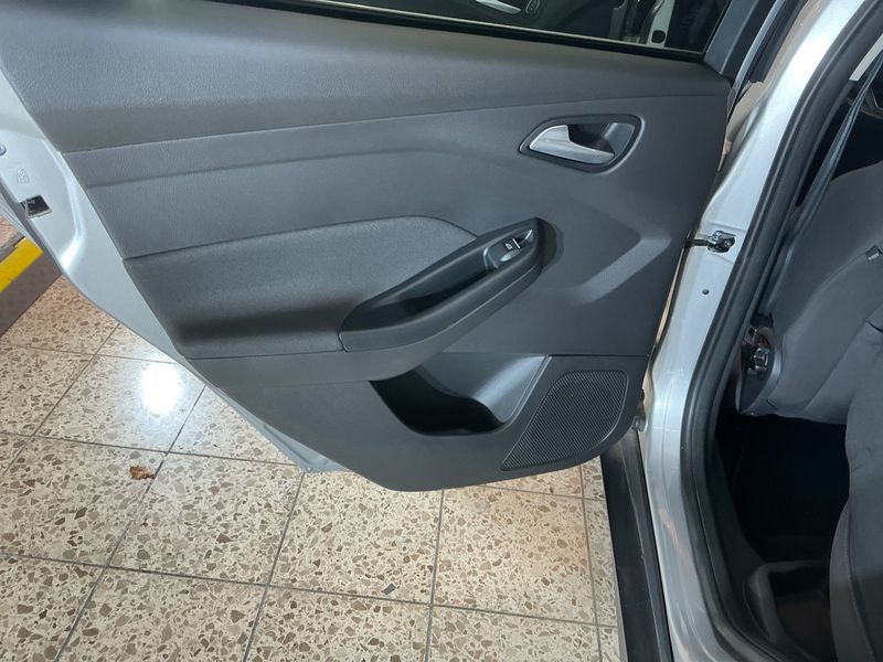 Ford Focus 1.5 TDCi Titanium 2016 – снимка 26