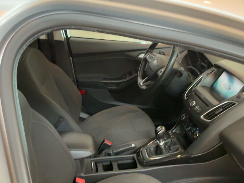 Ford Focus 1.5 TDCi Titanium 2016 – снимка 17