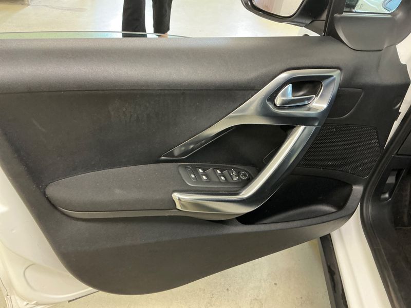 Peugeot 2008 1.6 Blue-HDi Allure 2016 – снимка 23