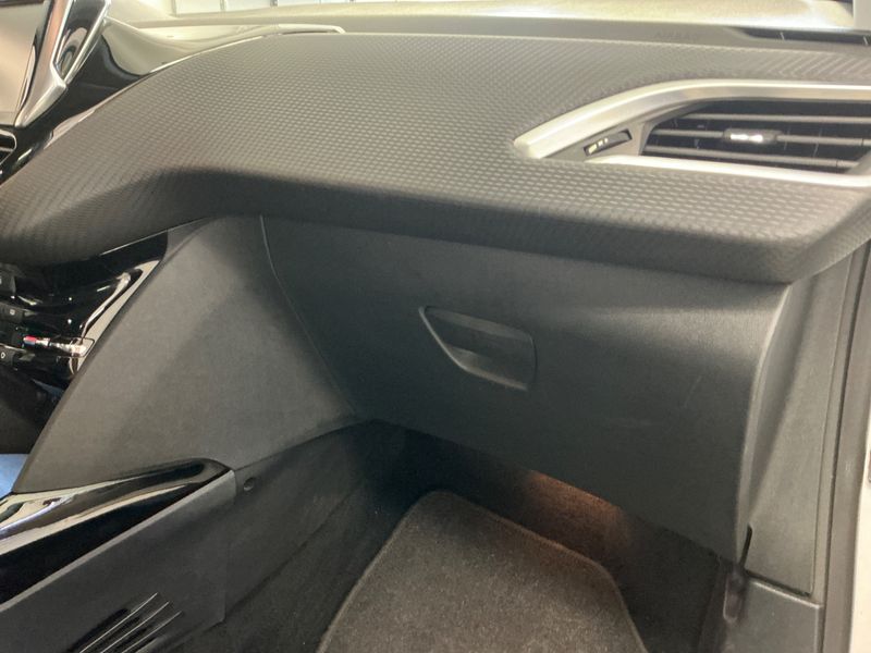 Peugeot 2008 1.6 Blue-HDi Allure 2016 – снимка 24